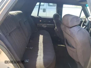 1987 Ford Crown Victoria z VIN 2FABP74F5HX169963, wystawiony jako Copart lot #75491944 z przebiegiem 89 729 mil mil oraz Szkody całkowita. Historia ofert i sprzedaży dostępna na DreamBid. Obrazek 10.