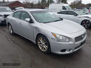 2011 Nissan Maxima 3.5 S with VIN 1N4AA5AP2BC828410, listed as a IAAI auction lot 41808564 with 266,273 mi miles. Bid and sale history available at carsss.com. Image 1.