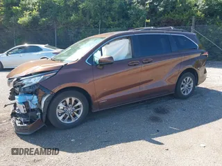 2021 Toyota Sienna LE z VIN 5TDKRKEC0MS062918, wystawiony jako IAAI lot #42382540 z przebiegiem 54 271 mil mil oraz . Historia ofert i sprzedaży dostępna na DreamBid. Obrazek 18.