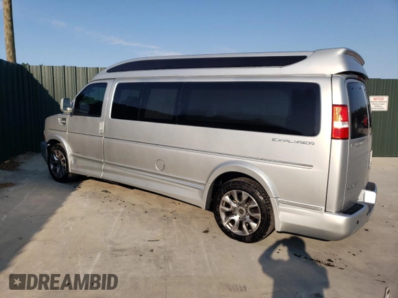 2022 GMC Savana Cargo Van with VIN 1GTW7BF72N1240075, listed as a Copart auction lot 76079194 with 38,922 mi miles and Clean Title. Bid and sale history available at carsss.com. Image 2.