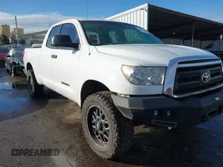 2011 Toyota Tundra 4WD Truck with VIN 5TFUM5F15BX016448, listed as a IAAI auction lot 41470548 with 190,515 mi miles. Bid and sale history available at carsss.com. Image 1.