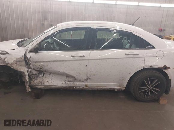 2013 Chrysler 200 Limited with VIN 1C3CCBCG5DN745686, listed as a IAAI auction lot 41850100 with 162,298 mi miles. Bid and sale history available at carsss.com. Image 14.