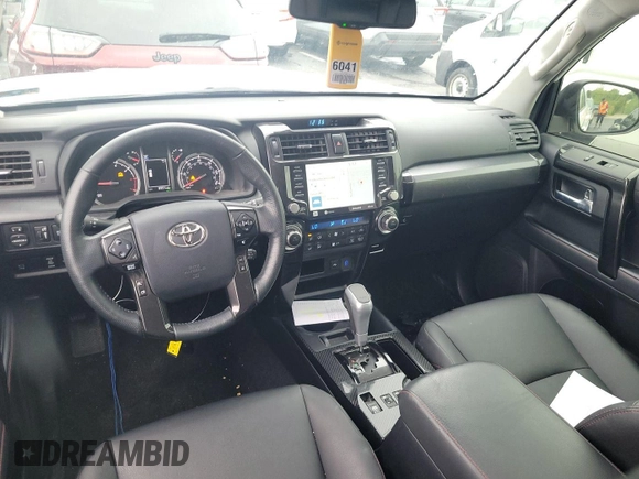 2023 Toyota 4Runner TRD Pro z VIN JTELU5JR4P6107986, wystawiony jako IAAI lot #42575841 z przebiegiem 8 950 mil mil oraz . Historia ofert i sprzedaży dostępna na DreamBid. Obrazek 8.