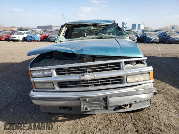 1997 Chevrolet Silverado 1500 with VIN 2GCEK19R2V1229234, listed as a Copart auction lot 47044425 with 196,943 mi miles and Salvage Title. Bid and sale history available at DreamBid. Image 5.