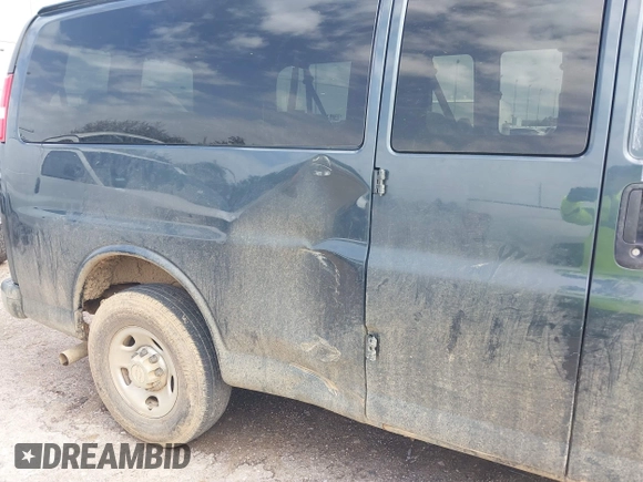 2020 Chevrolet Express Passenger LT с VIN 1GAZGPFG5L1168319, выставлен на аукционе IAAI как лот 41720096 с пробегом 77 030 миль миль и . История ставок и продаж доступна на DreamBid. Изображение 6.