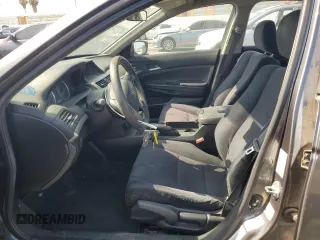 2011 Honda Accord LX z VIN 1HGCP2F36BA112001, wystawiony jako Copart lot #62238045 z przebiegiem 179 469 mil mil oraz Czysty tytuł • Clean title. Historia ofert i sprzedaży dostępna na DreamBid. Obrazek 7.