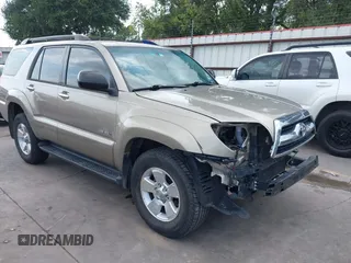 2006 Toyota 4Runner SR5 z VIN JTEBU14R960093357, wystawiony jako IAAI lot #42124069 z przebiegiem 154 880 mil mil oraz . Historia ofert i sprzedaży dostępna na DreamBid. Obrazek 1.