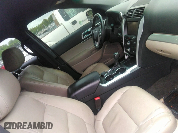2015 Ford Explorer XLT with VIN 1FM5K8D84FGC52800, listed as a IAAI auction lot 42105971 with 171,104 mi miles and . Bid and sale history available at carsss.com. Image 5.