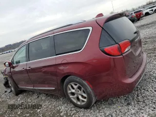 2020 Chrysler Pacifica Limited z VIN 2C4RC1GG7LR143660, wystawiony jako Copart lot #49909805 z przebiegiem Nie podano mil oraz Szkody całkowita. Historia ofert i sprzedaży dostępna na DreamBid. Obrazek 2.