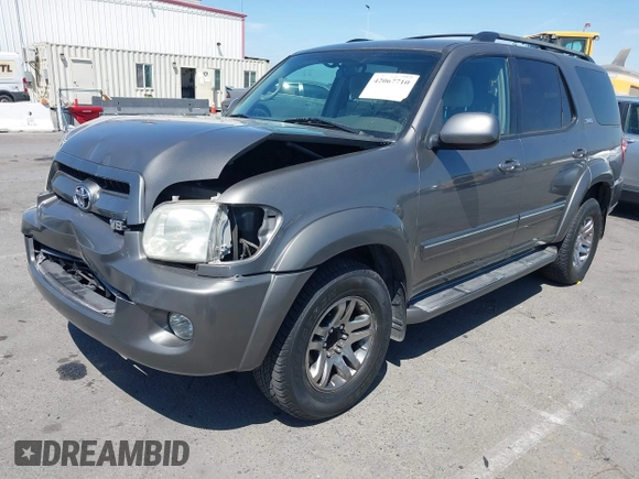 2007 Toyota Sequoia SR5 with VIN 5TDZT34A07S296602, listed as a IAAI auction lot 42067710 with 180,685 mi miles. Bid and sale history available at carsss.com. Image 2.