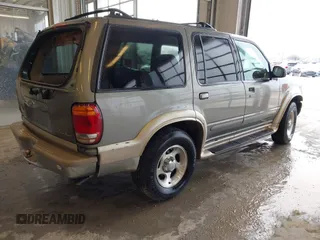 2000 Ford Explorer Eddie Bauer with VIN 1FMZU74E8YZB41346, listed as a IAAI auction lot 41601042 with 295,103 mi miles and . Bid and sale history available at DreamBid. Image 4.