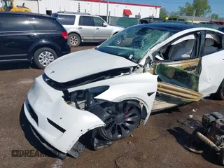 2021 Tesla Model Y Performance z VIN 5YJYGDEF0MF076263, wystawiony jako IAAI lot #42134022 z przebiegiem Nie podano mil oraz . Historia ofert i sprzedaży dostępna na DreamBid. Obrazek 19.