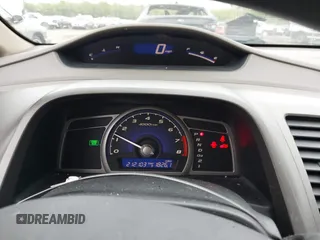 2006 Honda Civic LX z VIN JHMFA16566S000466, wystawiony jako IAAI lot #42213993 z przebiegiem 212 103 mil mil oraz . Historia ofert i sprzedaży dostępna na DreamBid. Obrazek 7.