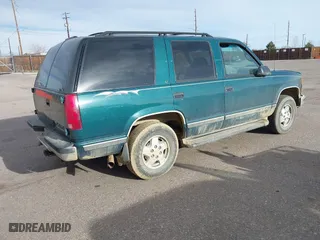 1995 Chevrolet Tahoe with VIN 1GNEK13K7SJ396709, listed as a IAAI auction lot 41776923 with 183,877 mi miles. Bid and sale history available at carsss.com. Image 4.