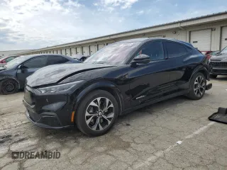 2022 Ford Mustang Mach-E Premium z VIN 3FMTK3SU4NMA03797, wystawiony jako Copart lot #55990545 z przebiegiem 38 004 mil mil oraz Szkoda całkowita • Salvage title. Historia ofert i sprzedaży dostępna na DreamBid. Obrazek 1.