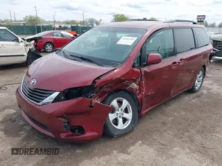 2014 Toyota Sienna LE AAS with VIN 5TDKK3DC4ES462090, listed as a IAAI auction lot 41942354 with 215,814 mi miles. Bid and sale history available at carsss.com. Image 17.