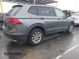 2020 Volkswagen Tiguan S z VIN 3VV1B7AX7LM129259, wystawiony jako IAAI lot #41806178 z przebiegiem 48 953 mil mil oraz . Historia ofert i sprzedaży dostępna na DreamBid. Obrazek 4.