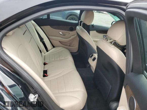 2018 Mercedes-Benz C 300 z VIN 55SWF4KB6JU260919, wystawiony jako Copart lot #52407265 z przebiegiem 67 613 mil mil oraz Szkoda całkowita • Salvage title. Historia ofert i sprzedaży dostępna na DreamBid. Obrazek 10.