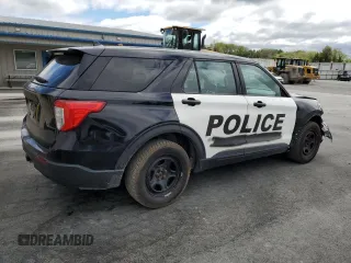 2020 Ford Police Interceptor Utility z VIN 1FM5K8AB3LGC13935, wystawiony jako Copart lot #56935805 z przebiegiem 88 012 mil mil oraz Szkody całkowita. Historia ofert i sprzedaży dostępna na DreamBid. Obrazek 3.