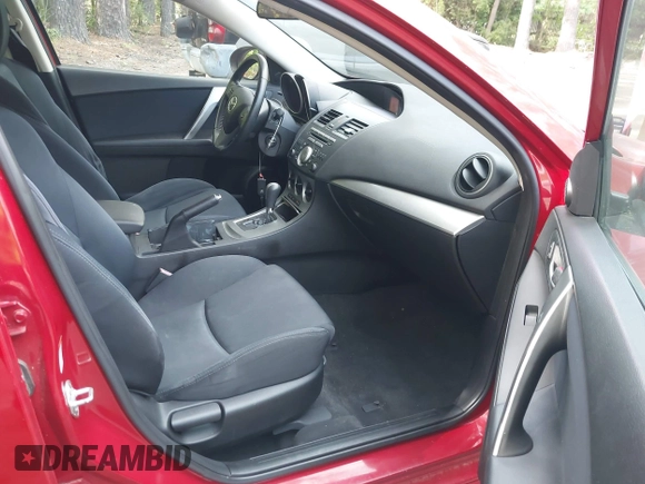 2011 Mazda 3 S Sport z VIN JM1BL1K66B1371457, wystawiony jako IAAI lot #42274510 z przebiegiem 175 533 mil mil oraz . Historia ofert i sprzedaży dostępna na DreamBid. Obrazek 5.