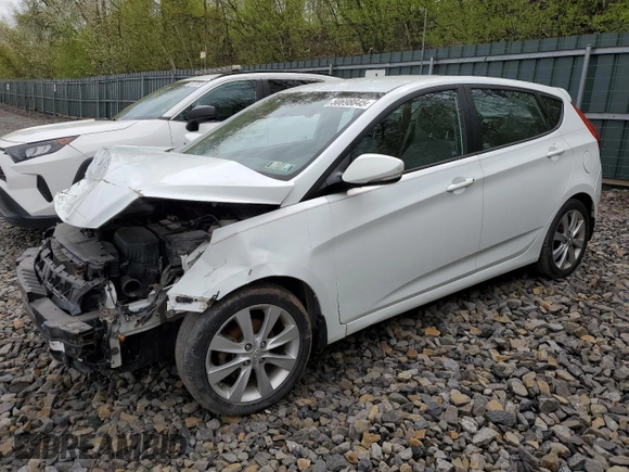 2013 Hyundai Accent SE with VIN KMHCU5AE7DU091402, listed as a Copart auction lot 50698845 with 125,262 mi miles and Salvage Title. Bid and sale history available at carsss.com. Image 1.