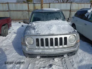 2011 Jeep Patriot Latitude with VIN 1J4NT1GBXBD289758, listed as a IAAI auction lot 41301702 with 215,068 mi miles. Bid and sale history available at carsss.com. Image 6.