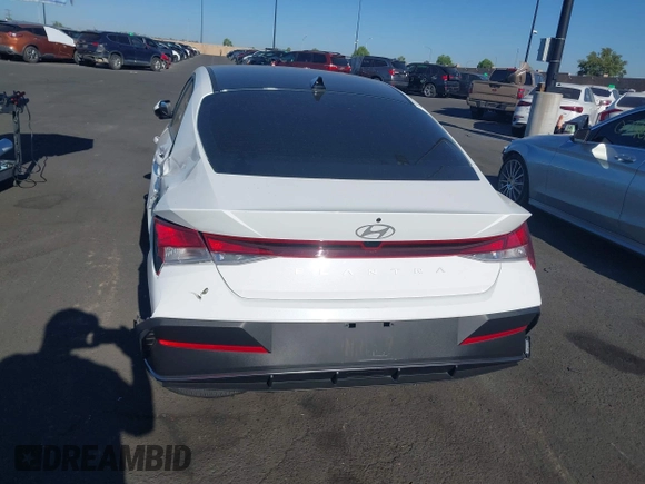 2024 Hyundai Elantra SE with VIN KMHLL4DG8RU816118, listed as a IAAI auction lot 42503570 with 18,730 mi miles and . Bid and sale history available at DreamBid. Image 16.