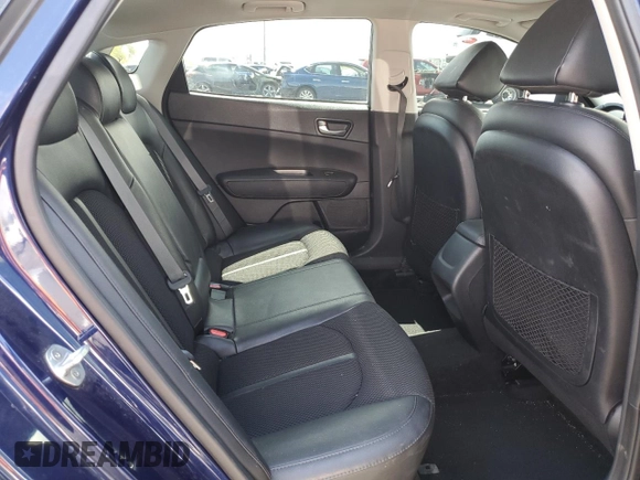 2020 Kia Optima LX z VIN 5XXGT4L33LG412225, wystawiony jako Copart lot #55460765 z przebiegiem 61 029 mil mil oraz Szkoda całkowita • Salvage title. Historia ofert i sprzedaży dostępna na DreamBid. Obrazek 10.