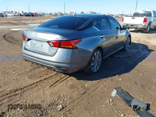 2023 Nissan Altima SL with VIN 1N4BL4EV5PN324057, listed as a IAAI auction lot 41299178 with 47,232 mi miles and . Bid and sale history available at DreamBid. Image 4.