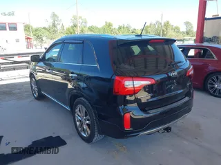 2015 Kia Sorento SX Limited with VIN 5XYKW4A74FG638961, listed as a IAAI auction lot 41763253 with 111,826 mi miles. Bid and sale history available at carsss.com. Image 3.