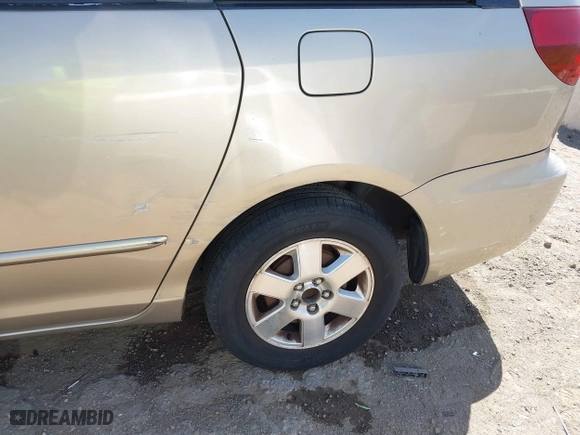 2004 Toyota Sienna CE with VIN 5TDZA23C84S125532, listed as a IAAI auction lot 42021942 with 227,141 mi miles. Bid and sale history available at carsss.com. Image 6.