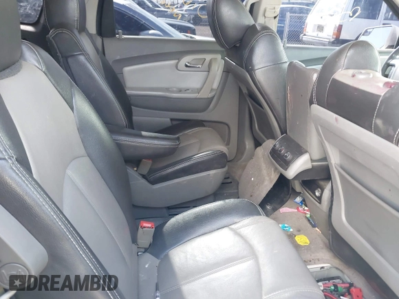 2011 Chevrolet Traverse 1LT z VIN 1GNKRGED1BJ288778, wystawiony jako IAAI lot #42064961 z przebiegiem 229 685 mil mil oraz . Historia ofert i sprzedaży dostępna na DreamBid. Obrazek 8.