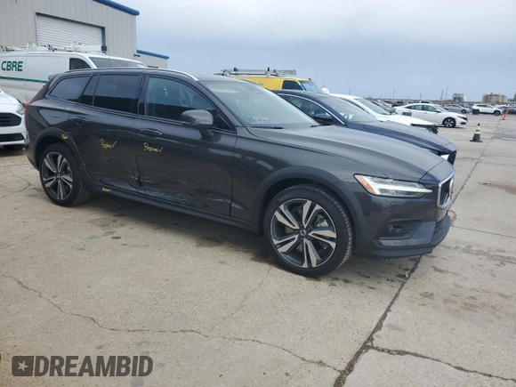 2025 Volvo V60 Plus z VIN YV4L12WK3S2149179, wystawiony jako Copart lot #60921275 z przebiegiem 609 mil mil oraz Czysty tytuł • Clean title. Historia ofert i sprzedaży dostępna na DreamBid. Obrazek 4.