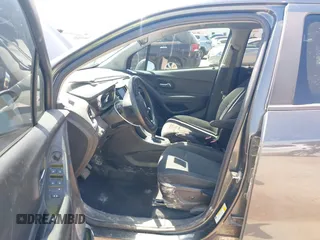 2020 Chevrolet Trax LS with VIN 3GNCJKSBXLL260487, listed as a IAAI auction lot 42044189 with 94,191 mi miles and . Bid and sale history available at DreamBid. Image 5.