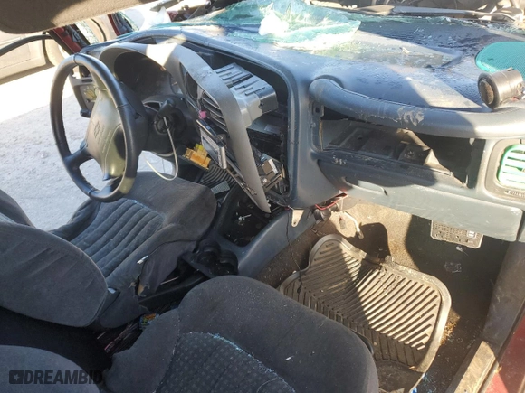 1998 Chevrolet S-10 LS with VIN 1GCCS19X4W8121153, listed as a Copart auction lot 79989884 with 0 mi miles and Salvage Title. Bid and sale history available at carsss.com. Image 8.