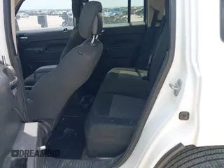 2014 Jeep Patriot Altitude with VIN 1C4NJPBAXED547553, listed as a IAAI auction lot 42152374 with 172,208 mi miles and . Bid and sale history available at DreamBid. Image 8.