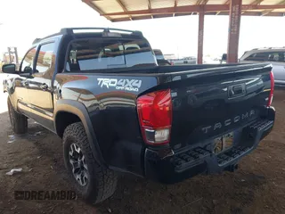 2017 Toyota Tacoma SR5 z VIN 3TMCZ5AN0HM110825, wystawiony jako IAAI lot #42297408 z przebiegiem 126 769 mil mil oraz . Historia ofert i sprzedaży dostępna na DreamBid. Obrazek 3.