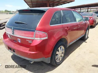 2007 Lincoln MKX z VIN 2LMDU88C87BJ05848, wystawiony jako IAAI lot #42354735 z przebiegiem 142 262 mil mil oraz . Historia ofert i sprzedaży dostępna na DreamBid. Obrazek 4.