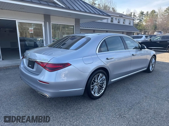 2022 Mercedes-Benz S 580 z VIN W1K6G7GB5NA078108, wystawiony jako IAAI lot #42130129 z przebiegiem 63 591 mil mil oraz . Historia ofert i sprzedaży dostępna na DreamBid. Obrazek 4.