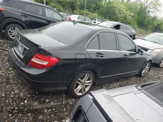 2012 Mercedes-Benz C 250 Sport z VIN WDDGF4HB0CR209206, wystawiony jako Copart lot #56493865 z przebiegiem 98 888 mil mil oraz Szkoda całkowita • Salvage title. Historia ofert i sprzedaży dostępna na DreamBid. Obrazek 3.