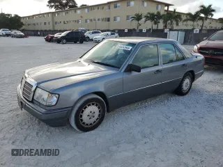1993 Mercedes-Benz E Class with VIN WDBEA32E0PB963118, listed as a Copart auction lot 45243905 with 154,121 mi miles and Clean Title. Bid and sale history available at carsss.com. Image 1.
