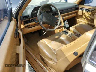 1989 Mercedes-Benz 560 with VIN WDBCA45E0KA494541, listed as a Copart auction lot 55360435 with 259,622 mi miles and Clean Title. Bid and sale history available at DreamBid. Image 8.