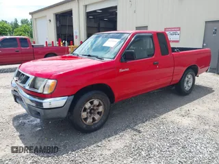 2000 Nissan Frontier XE z VIN 1N6DD26SXYC318211, wystawiony jako IAAI lot #42263699 z przebiegiem 308 013 mil mil oraz . Historia ofert i sprzedaży dostępna na DreamBid. Obrazek 2.