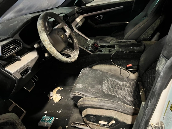 2019 Lamborghini Urus with VIN ZPBUA1ZL7KLA03750, listed as a Copart auction lot 75397654 with 0 mi miles and Salvage Title. Bid and sale history available at carsss.com. Image 7.