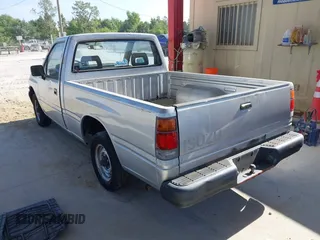 1990 Isuzu Pickup S z VIN JAACL11L6L7206171, wystawiony jako IAAI lot #42214364 z przebiegiem 75 057 mil mil oraz . Historia ofert i sprzedaży dostępna na DreamBid. Obrazek 3.