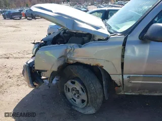 2003 Chevrolet Silverado 1500 LS with VIN 2GCEK19T231104873, listed as a IAAI auction lot 41910444 with 208,692 mi miles. Bid and sale history available at carsss.com. Image 6.