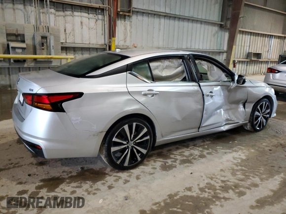 2019 Nissan Altima SR with VIN 1N4BL4CV0KC197015, listed as a Copart auction lot 49549033 with 52,631 mi miles and Salvage Title. Bid and sale history available at DreamBid. Image 3.
