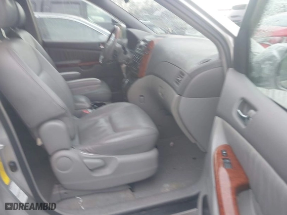 2004 Toyota Sienna XLE with VIN 5TDBA22C74S014781, listed as a IAAI auction lot 41327692 with 148,548 mi miles. Bid and sale history available at carsss.com. Image 5.