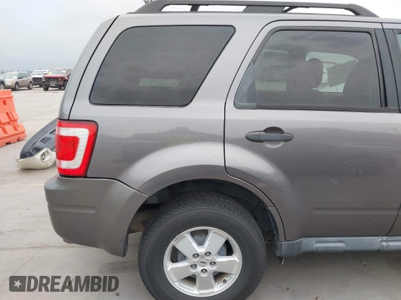 2010 Ford Escape XLT с VIN 1FMCU9D78AKB95229, выставлен на аукционе IAAI как лот 42366349 с пробегом 152 077 миль миль и . История ставок и продаж доступна на DreamBid. Изображение 17.