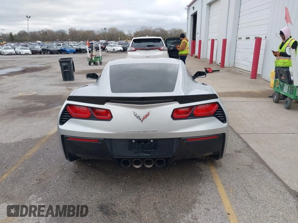 2015 Chevrolet Corvette Z51 3LT z VIN 1G1YM2D74F5114985, wystawiony jako IAAI lot #42077336 z przebiegiem 52 965 mil mil oraz . Historia ofert i sprzedaży dostępna na DreamBid. Obrazek 17.